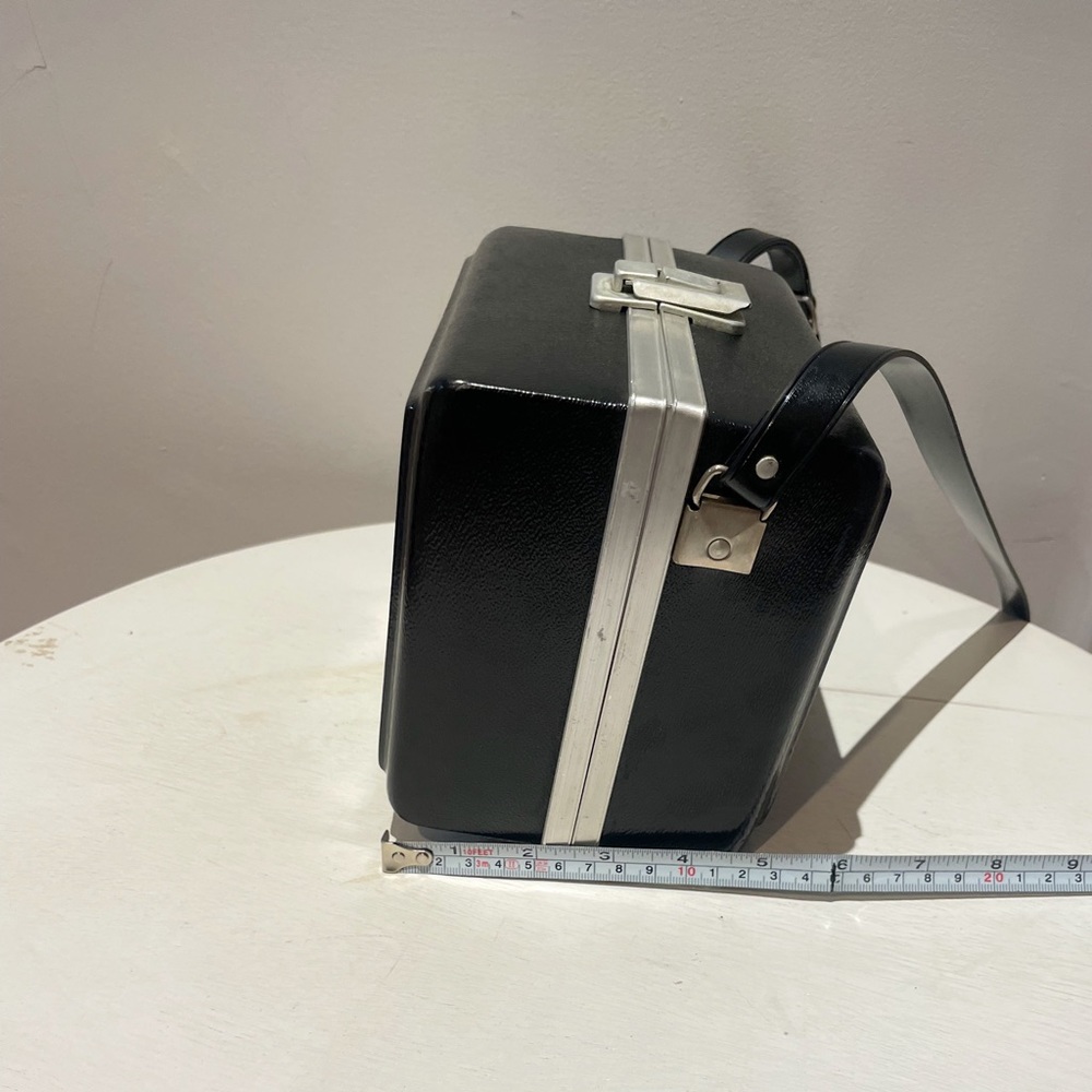 Vintage 60s Polaroid Model 20 "Swinger" Land Camera and Black Case - Picture 16 of 16